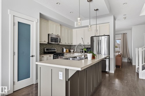 9708 220 Street, Edmonton, AB - Indoor Photo Showing Kitchen With Double Sink With Upgraded Kitchen