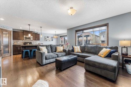 4 Hewitt Circle, Spruce Grove, AB - Indoor Photo Showing Living Room
