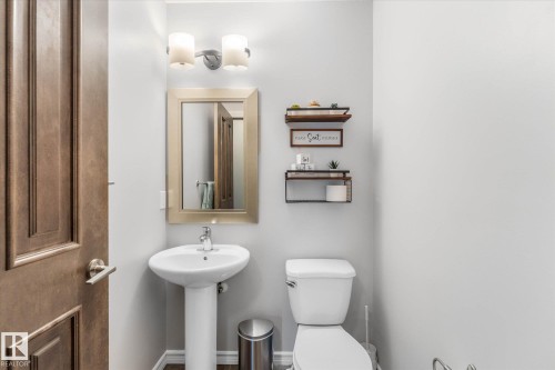 4 Hewitt Circle, Spruce Grove, AB - Indoor Photo Showing Bathroom