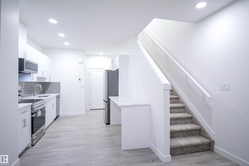 53 7110 Keswick Common Sw, Edmonton, AB - Indoor