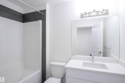 53 7110 Keswick Common Sw, Edmonton, AB - Indoor Photo Showing Bathroom