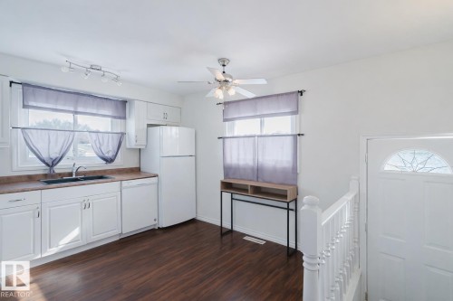 6707 149A Avenue, Edmonton, AB 