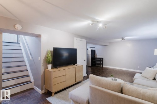6707 149A Avenue, Edmonton, AB 