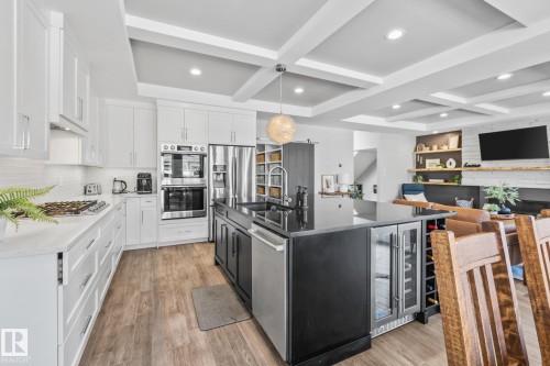 25 Enchanted Way, St. Albert, AB - Indoor Photo Showing Kitchen With Upgraded Kitchen