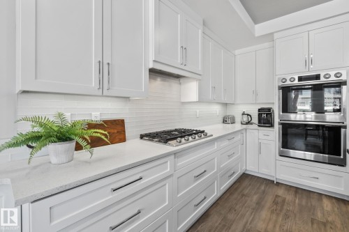 25 Enchanted Way, St. Albert, AB - Indoor Photo Showing Kitchen With Upgraded Kitchen