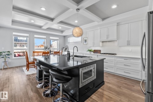 25 Enchanted Way, St. Albert, AB - Indoor Photo Showing Kitchen With Upgraded Kitchen