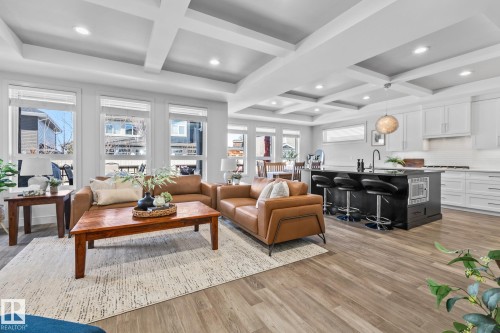 25 Enchanted Way, St. Albert, AB - Indoor Photo Showing Living Room