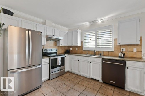 7 Murray Crescent, St. Albert, AB - Indoor Photo Showing Kitchen With Stainless Steel Kitchen With Double Sink