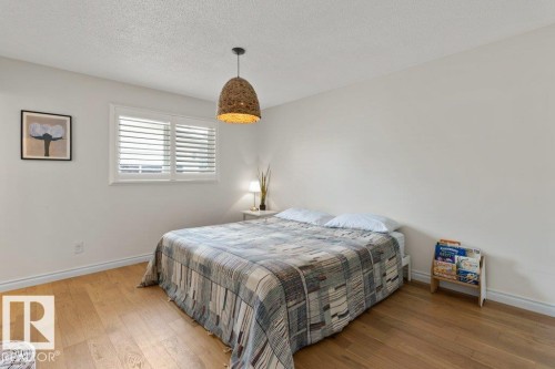 7 Murray Crescent, St. Albert, AB - Indoor Photo Showing Bedroom