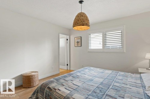 7 Murray Crescent, St. Albert, AB - Indoor Photo Showing Bedroom