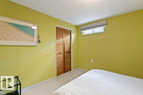 7 Murray Crescent, St. Albert, AB - Indoor Photo Showing Bedroom