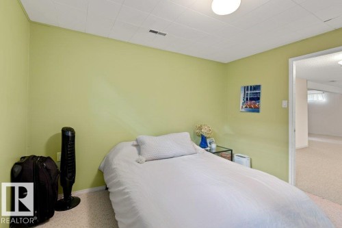 7 Murray Crescent, St. Albert, AB - Indoor Photo Showing Bedroom