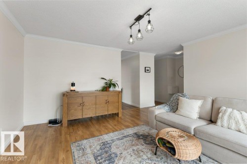 7 Murray Crescent, St. Albert, AB - Indoor Photo Showing Living Room