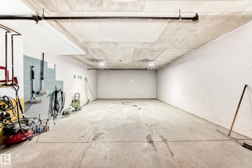 304 17150 94A Avenue, Edmonton, AB - Indoor Photo Showing Garage