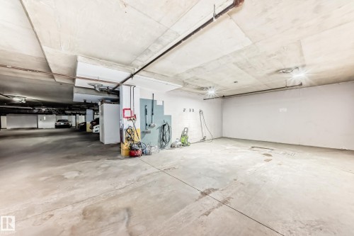304 17150 94A Avenue, Edmonton, AB - Indoor Photo Showing Garage