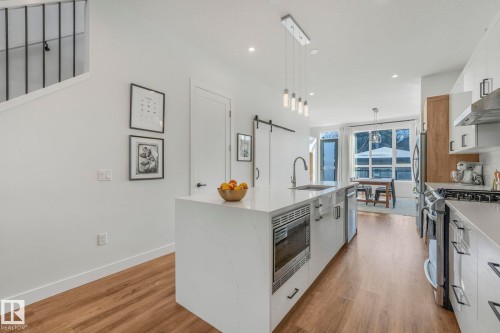 8319 80 Avenue, Edmonton, AB - Indoor Photo Showing Kitchen With Upgraded Kitchen