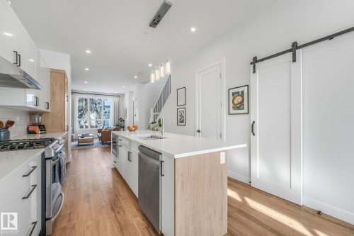 8319 80 Avenue, Edmonton, AB - Indoor Photo Showing Kitchen With Upgraded Kitchen