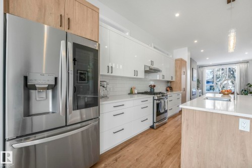 8319 80 Avenue, Edmonton, AB - Indoor Photo Showing Kitchen With Upgraded Kitchen