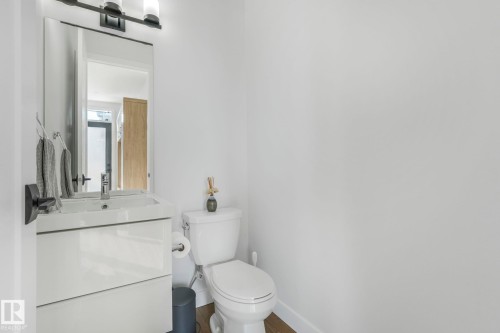 8319 80 Avenue, Edmonton, AB - Indoor Photo Showing Bathroom