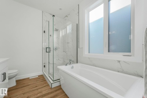 8319 80 Avenue, Edmonton, AB - Indoor Photo Showing Bathroom