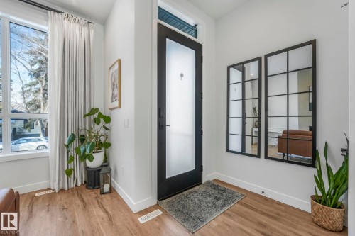 8319 80 Avenue, Edmonton, AB - Indoor Photo Showing Other Room