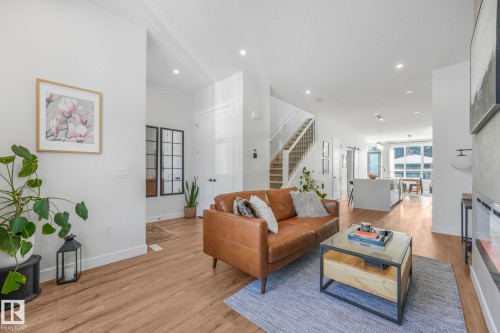 8319 80 Avenue, Edmonton, AB - Indoor Photo Showing Other Room