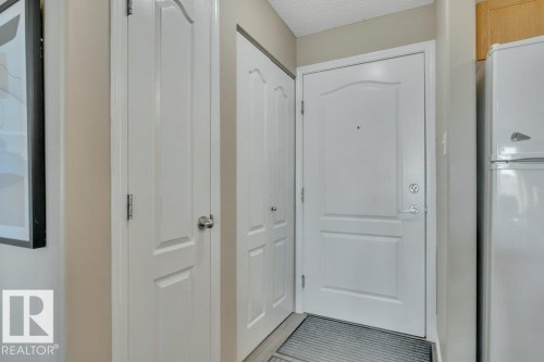 314 111 Edwards Drive, Edmonton, AB - Indoor Photo Showing Other Room