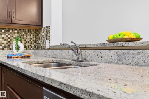 125 304 Ambleside Link Link, Edmonton, AB - Indoor Photo Showing Kitchen With Double Sink