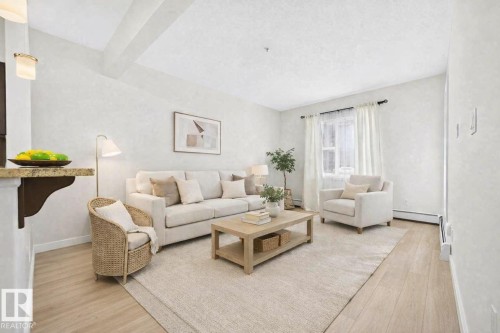 125 304 Ambleside Link Link, Edmonton, AB - Indoor Photo Showing Living Room