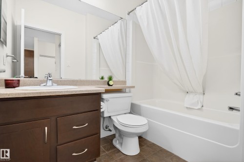 125 304 Ambleside Link Link, Edmonton, AB - Indoor Photo Showing Bathroom