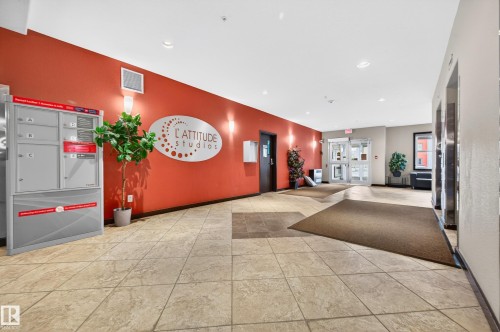 125 304 Ambleside Link Link, Edmonton, AB - Indoor Photo Showing Other Room