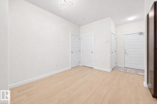 125 304 Ambleside Link Link, Edmonton, AB - Indoor Photo Showing Other Room
