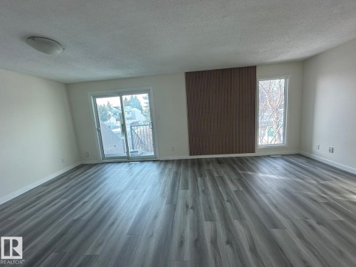 5462 38A Avenue, Edmonton, AB - Indoor Photo Showing Other Room