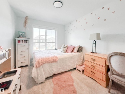 29 Cannes Cove, St. Albert, AB - Indoor Photo Showing Bedroom