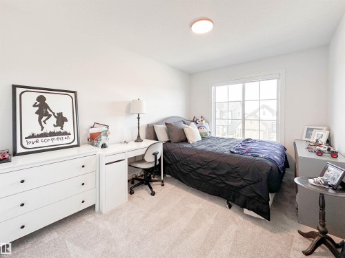 29 Cannes Cove, St. Albert, AB - Indoor Photo Showing Bedroom