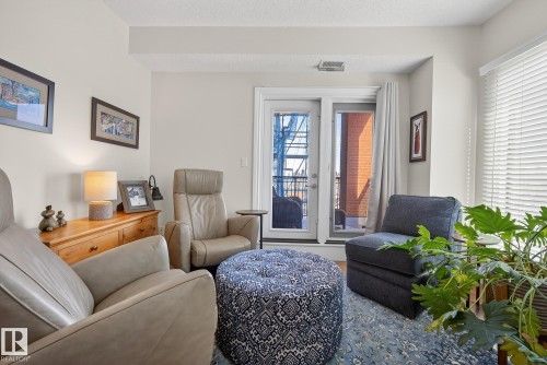 307 10108 125 Street, Edmonton, AB - Indoor Photo Showing Living Room