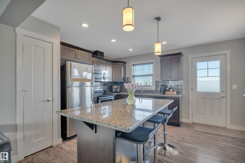 4 5203 149 Avenue, Edmonton, AB - Indoor Photo Showing Kitchen With Upgraded Kitchen