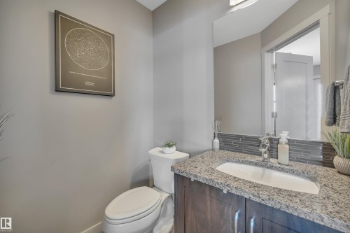 4 5203 149 Avenue, Edmonton, AB - Indoor Photo Showing Bathroom