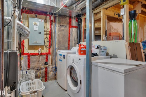 4 5203 149 Avenue, Edmonton, AB - Indoor Photo Showing Laundry Room