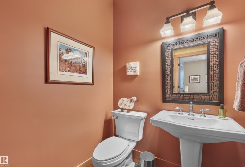 9135 117 Street, Edmonton, AB - Indoor Photo Showing Bathroom