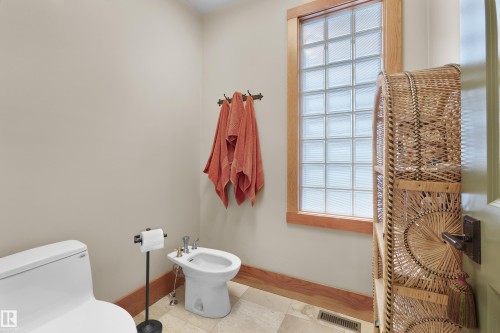 9135 117 Street, Edmonton, AB - Indoor Photo Showing Bathroom