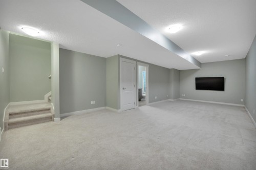 671 Secord Boulevard, Edmonton, AB - Indoor