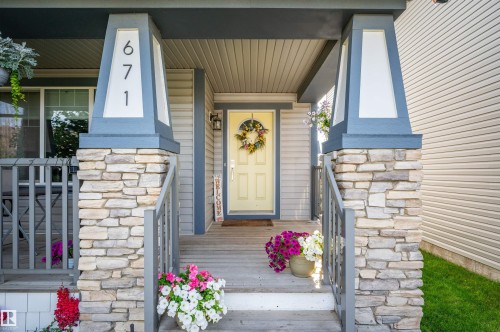 671 Secord Boulevard, Edmonton, AB - Outdoor