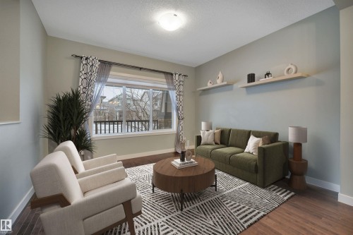 671 Secord Boulevard, Edmonton, AB - Indoor Photo Showing Living Room