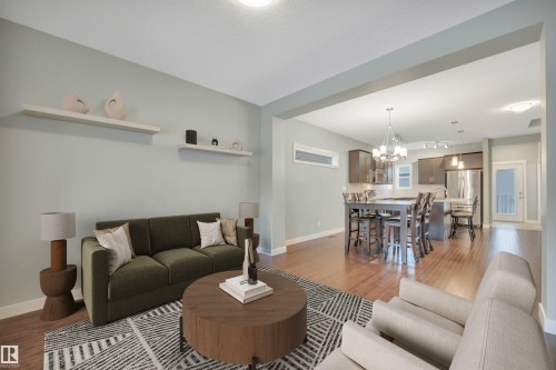 671 Secord Boulevard, Edmonton, AB - Indoor Photo Showing Living Room