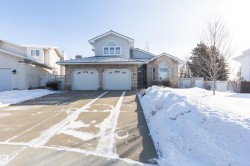 90 Highland Way  Sherwood Park, AB T8A 5J6