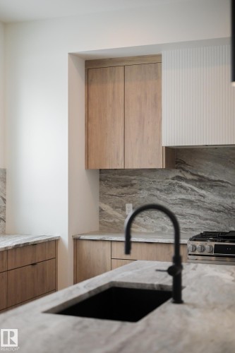 9140 74 Avenue, Edmonton, AB - Indoor Photo Showing Kitchen