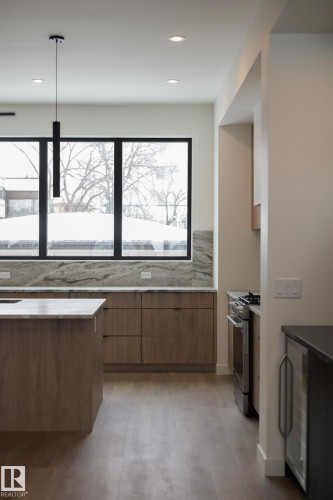 9140 74 Avenue, Edmonton, AB - Indoor Photo Showing Kitchen