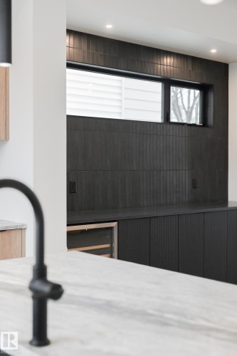 9140 74 Avenue, Edmonton, AB - Indoor