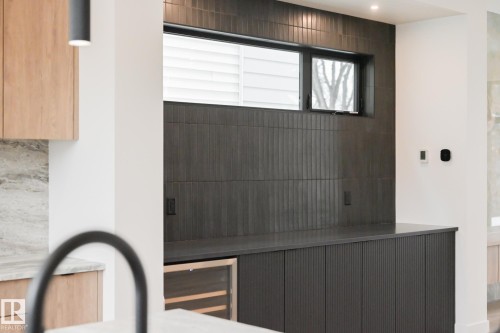 9140 74 Avenue, Edmonton, AB - Indoor